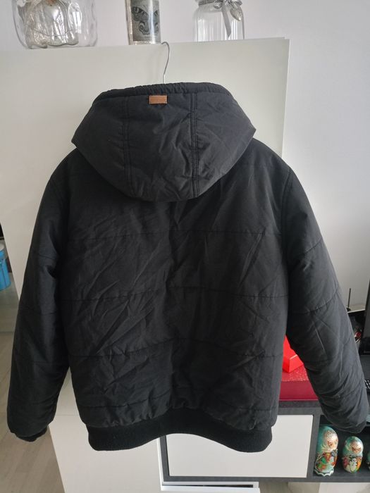 Vând haina de iarnă cu glugă Pepe Jeans,produs de calitate superioara,
