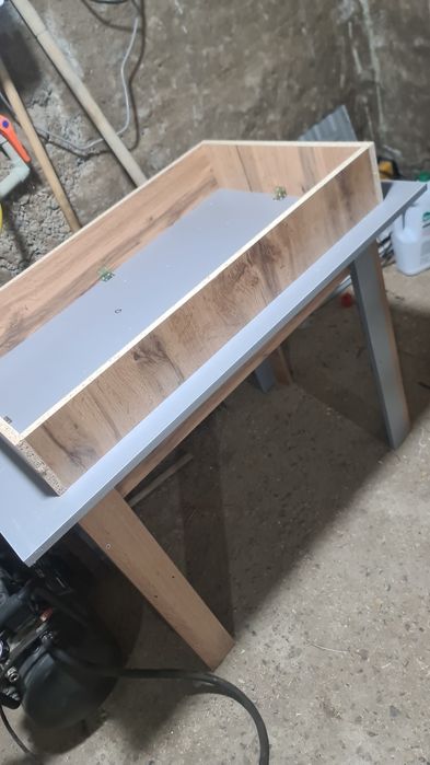 Стол новый есть доставка