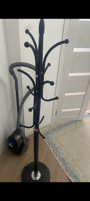 Напольная вешалка