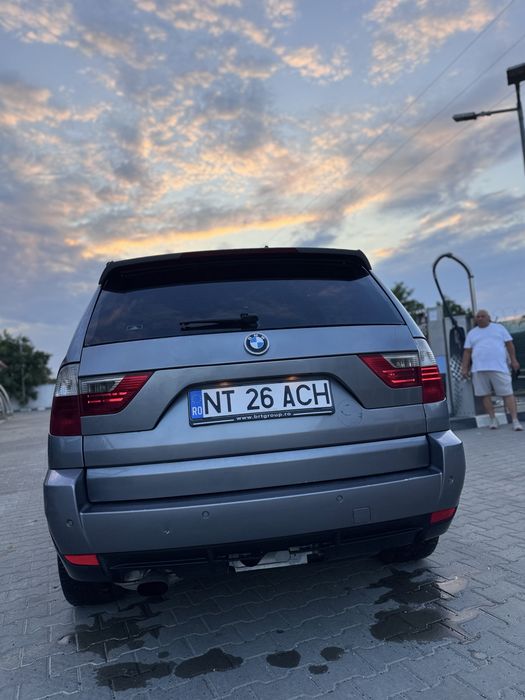 Se vinde BMW X3.