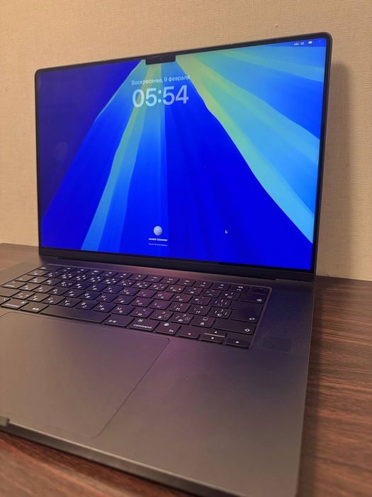 Macbook pro M4 
16 - дюймовый