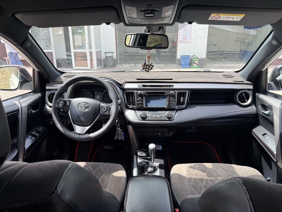 Toyota RAV4 2016 г