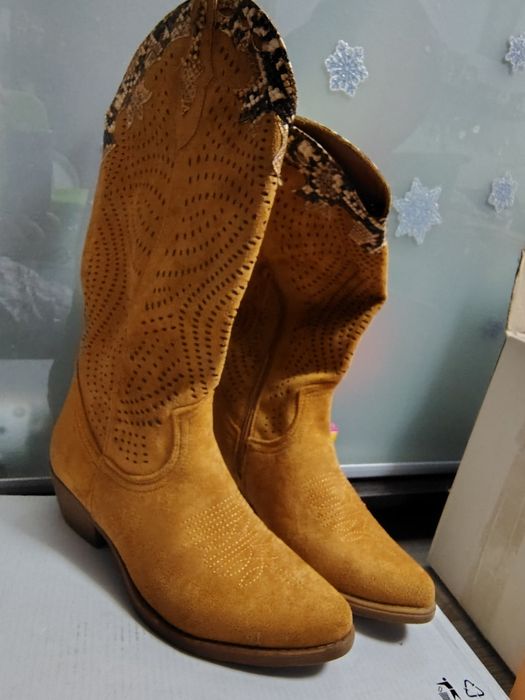 Ciubote dama piele întoarsă