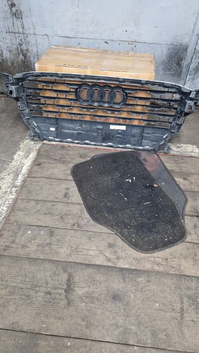 Grilă centrala Audi Q2
