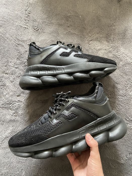 Versace chain reaction