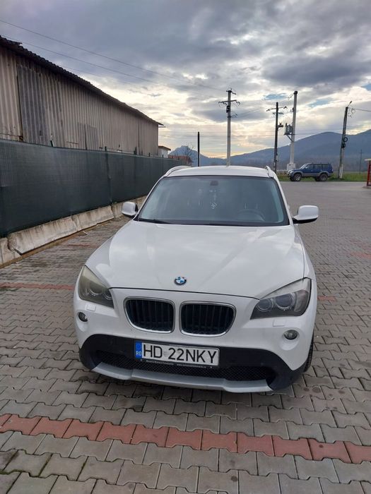 Vând BMW X1 x drive