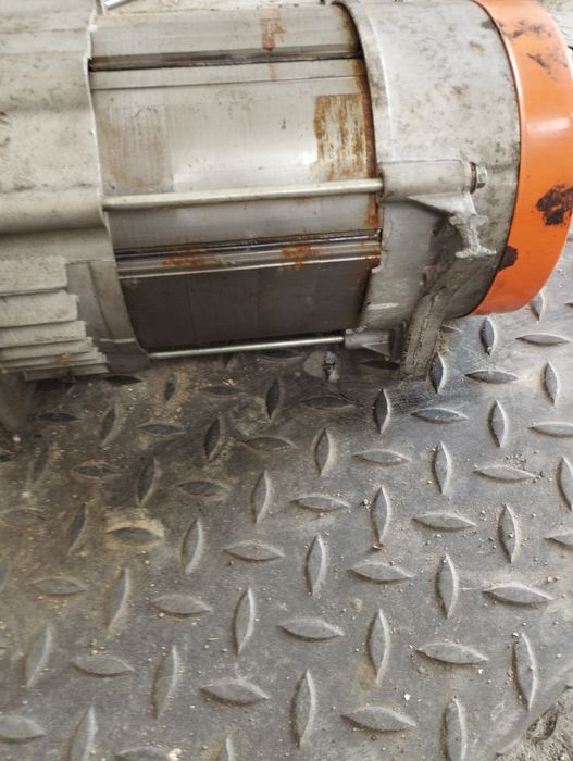 Generator curent 220v