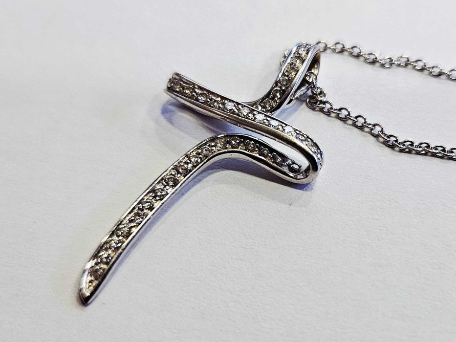 Златен синджир с кръст с 45бр.диаманти 18К. 6.17гр 04600-25