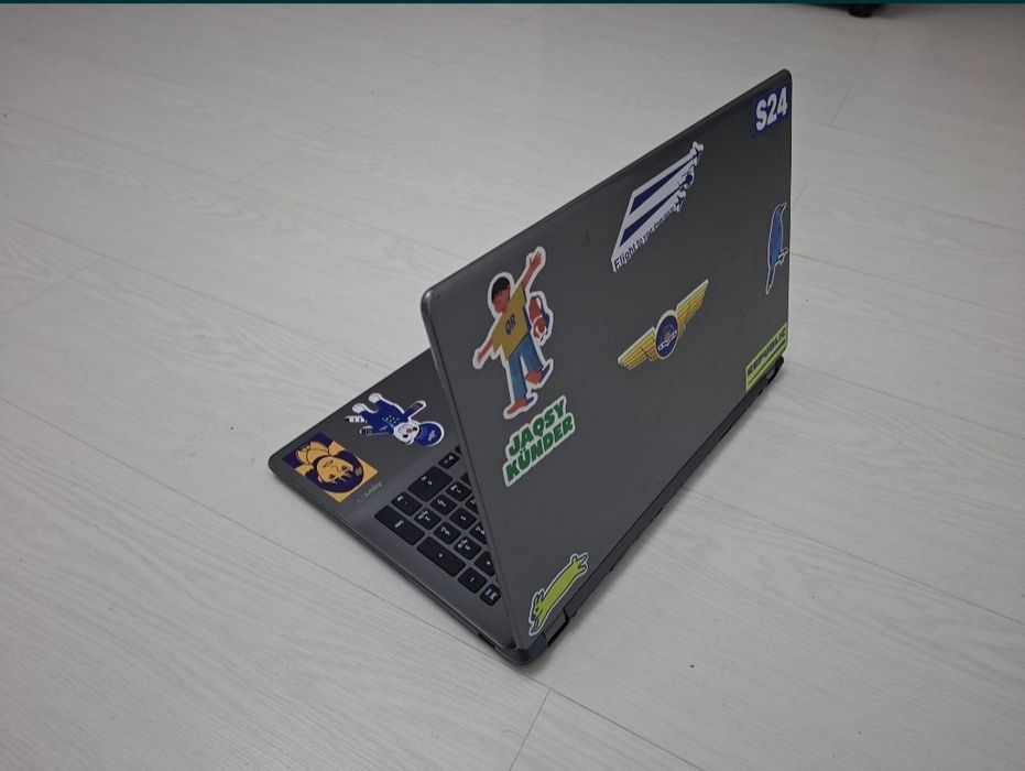 Срочно продас ноутбук Acer