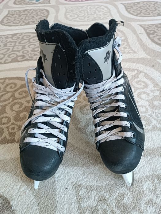 Коньки 37 размер продается