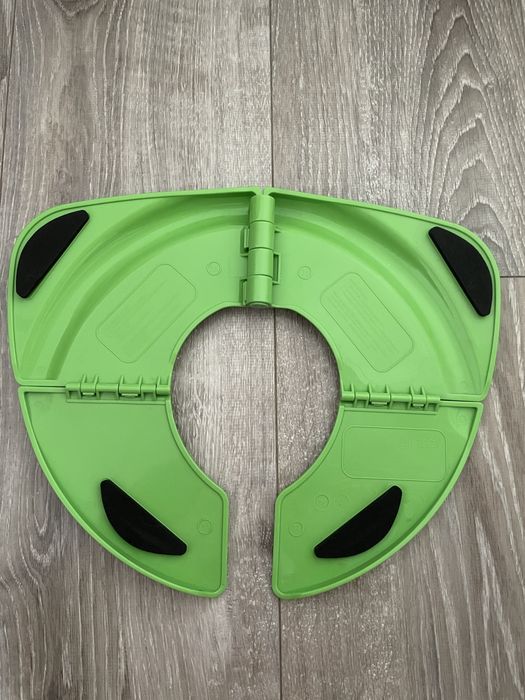 Capac de toaletǎ pt. copii nou