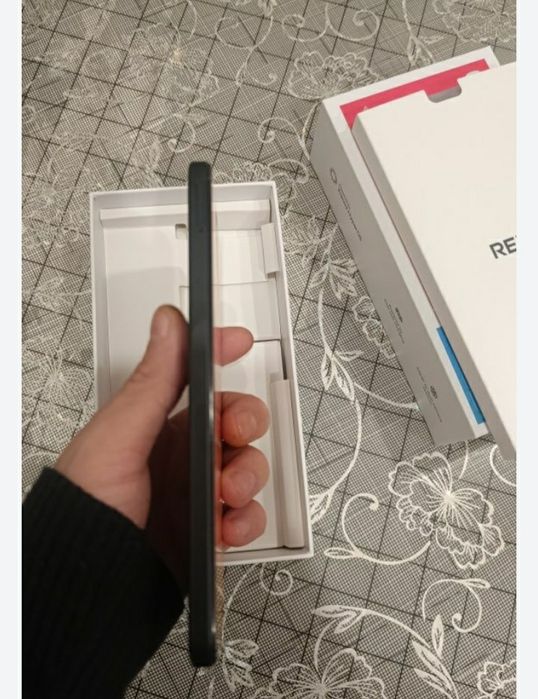 Продам совершенно новый смартфон