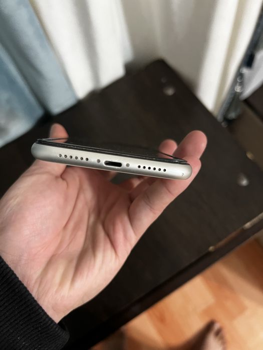 продам iphone 11