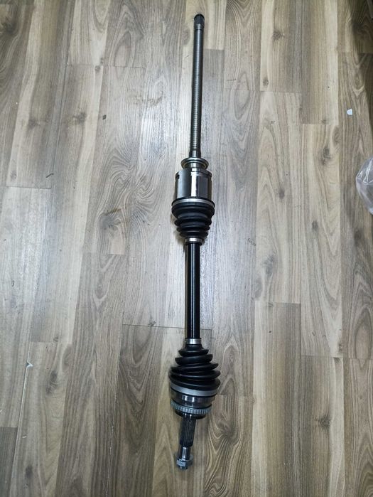 Привод в сборе гранаты на Mazda Tribute