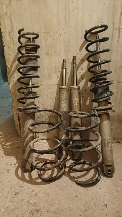 Продавам окачване от е 60 на задно