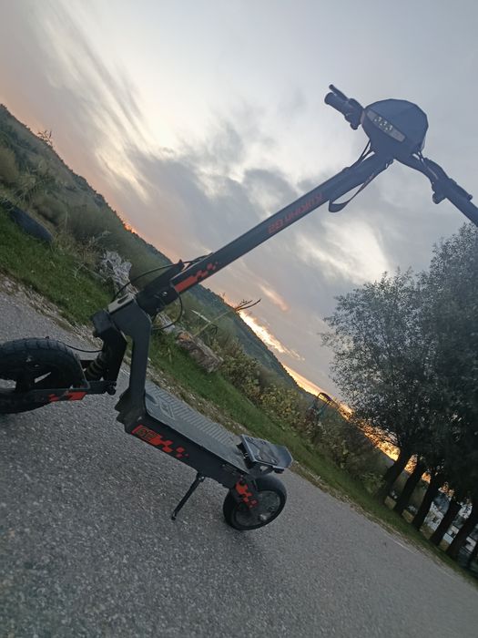 SE VINDE LA PIESE !! trotineta kukiring G2