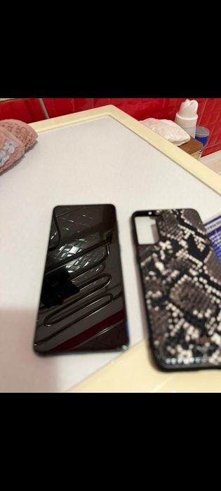 Продается самсунг S21