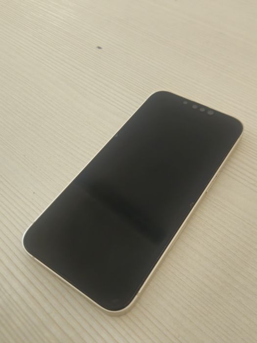 IPhone 13.