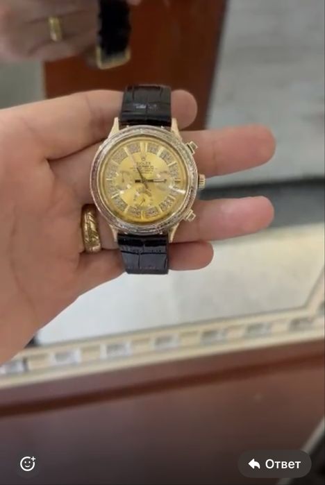 Золотые часы с бриллантами