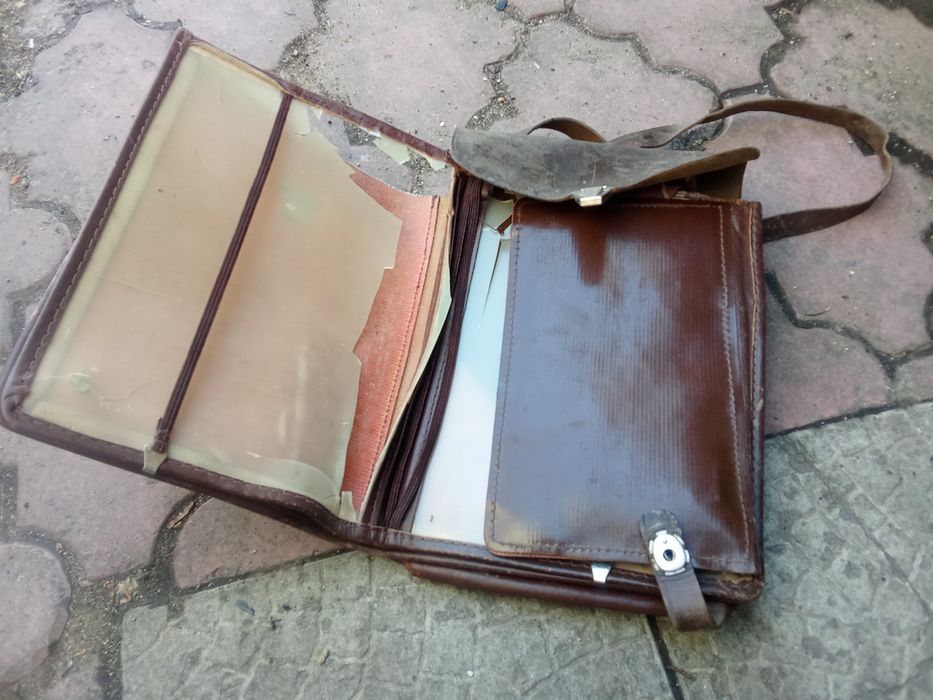 Продам кожаную сумку.