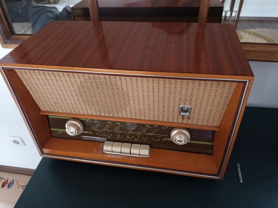 Vănd radio cu lămpi FUNCTIONAL Electronica