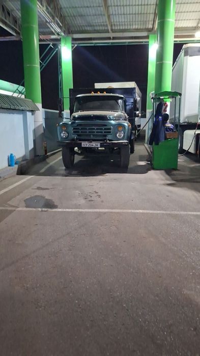 Zil 130 surojna sotiladi