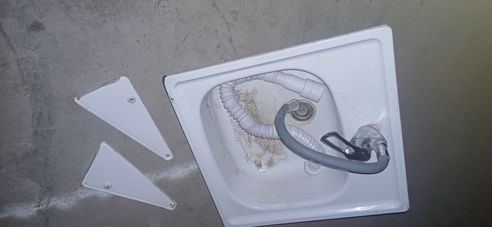 Раквина для кухни с краном