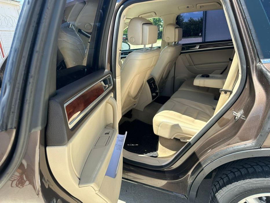 Volkswagen Touareg  7P  2011
3.0 TDI CASA