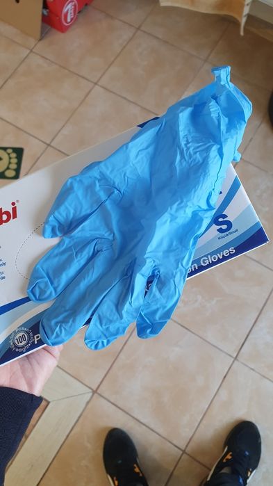 Masti medicale de unica folosinta, Manusi latex
