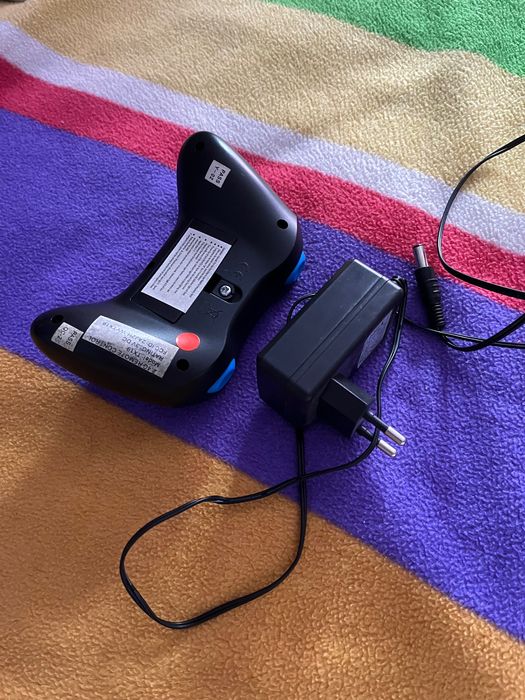 Лицeнзиpaнa  Aĸyмyлaтopнa ĸoлa 12V VW Вееtlе Dunе розова