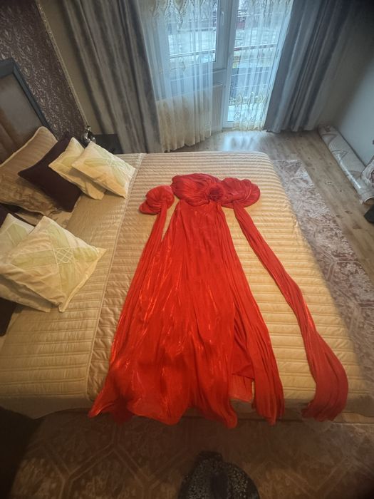 Rochie roșie de vânzare