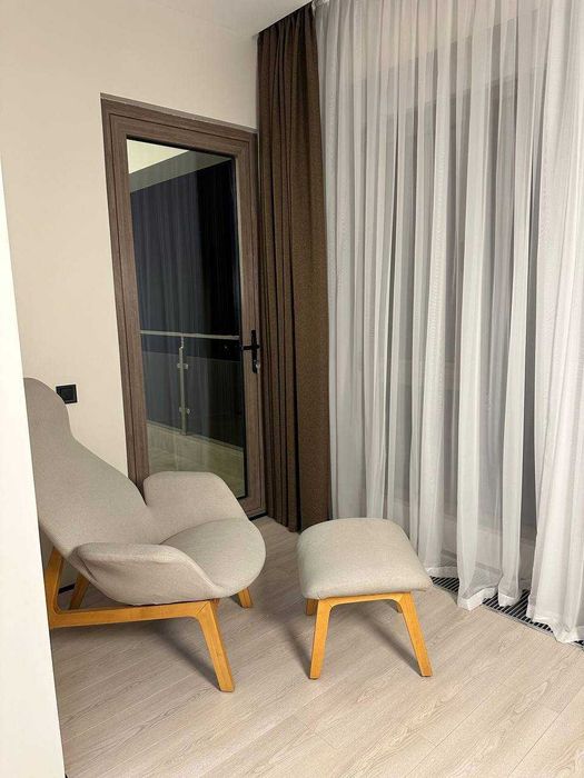 Сдаю срочно новую 3-ком квартиру на Цум Ц-7 3/4/4 (P6)