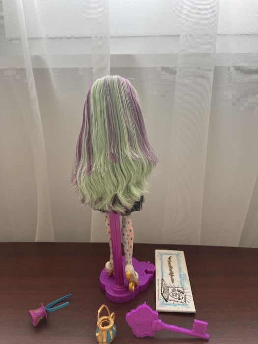 Ever After High – Madeline Hatter Signature (2013) – Оригинална Mattel