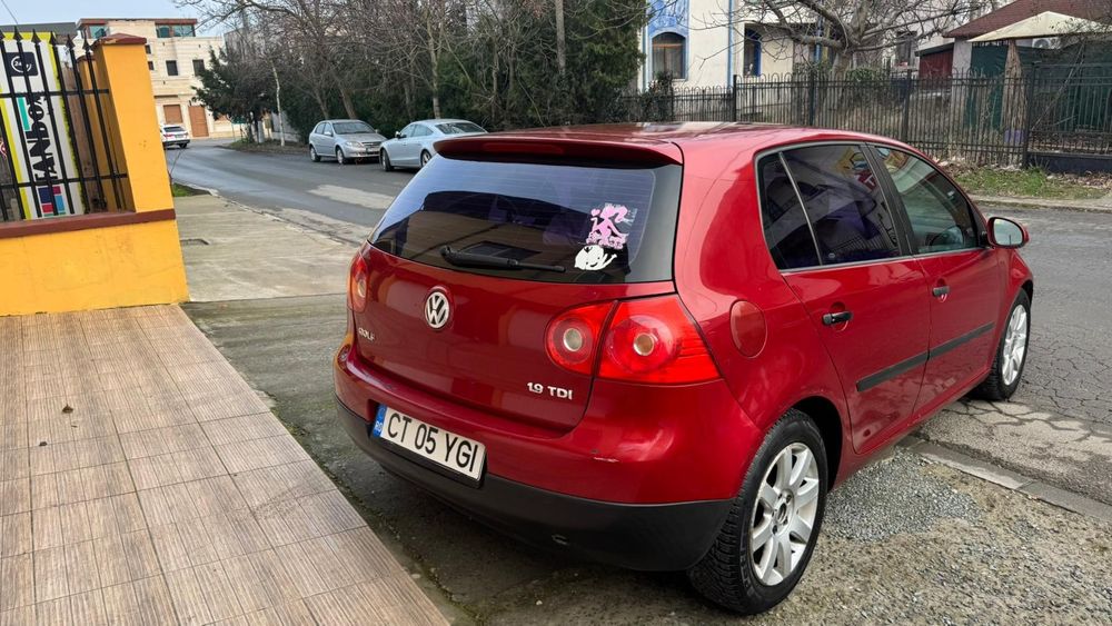 Vând Vw Golf 5 motor 1.9 TDI , 105 Cp, 
Cutie manuală 
Stare Mașini es