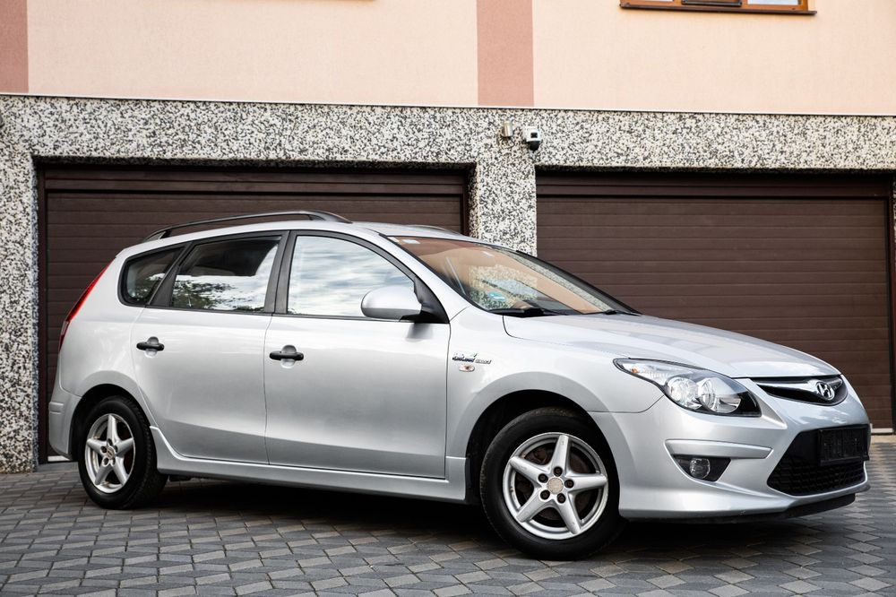 HYUNDAI i30 2011 — imagine 2
