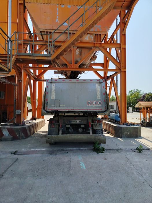 Vând firmă transport