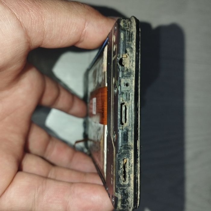 Телефон на запчасть