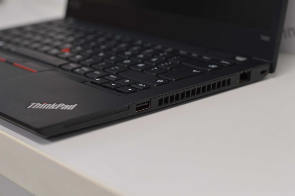 Lenovo ThinkPad T490 – 14" Full HD IPS / i5-8265U / 16GB DDR4 / 512GB