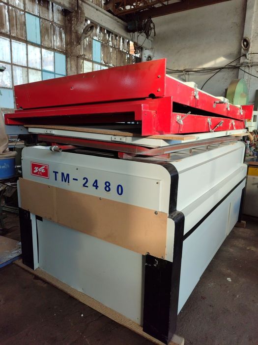 вакуумна мембранна преса с две маси