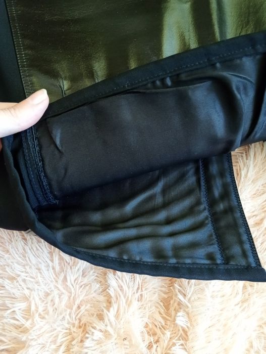 Юбка черная карандаш .