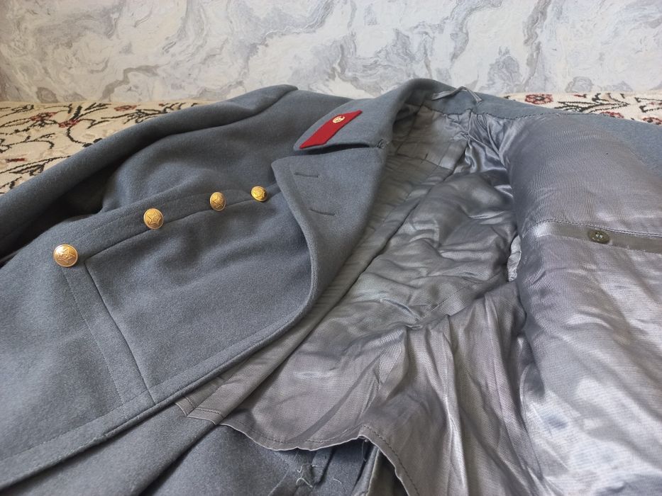 Военный парадный офицерские шинель.  Бонус  парадный ремень