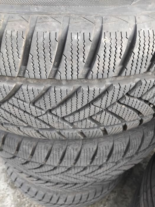Cauciucuri iarna 215 60 R 16