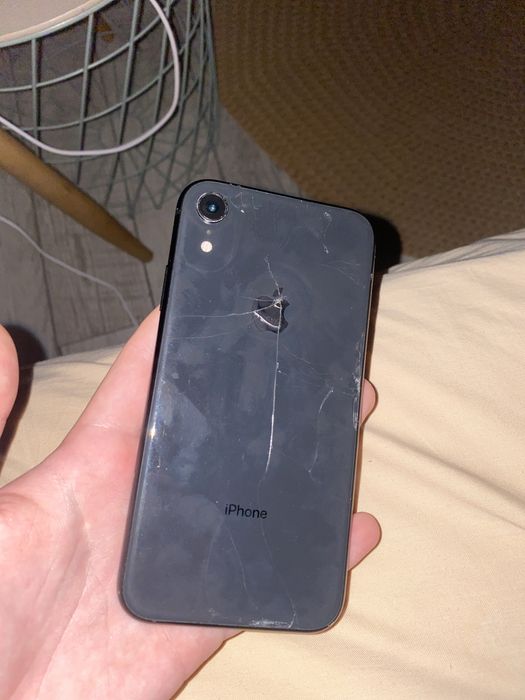 Продам iPhone xr