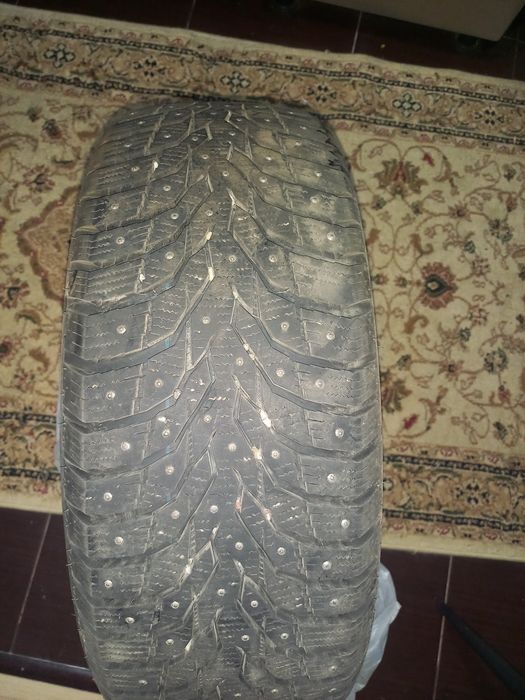 Продам шины 2 штуки