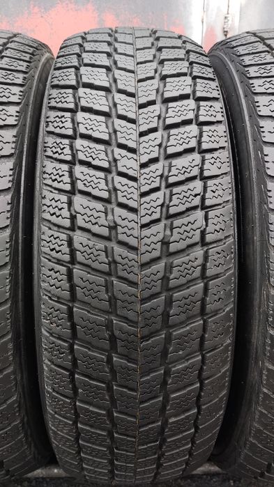 4бр. зимни гуми 205/70/15 Nexen Winguard SUV
dot21
6.76mm
Австрия 
про