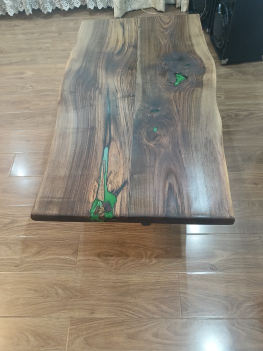 Masă  lemn de nuc
