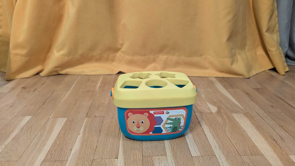 Проходилка за бутане 2 в 1 и сортер Fisher Price