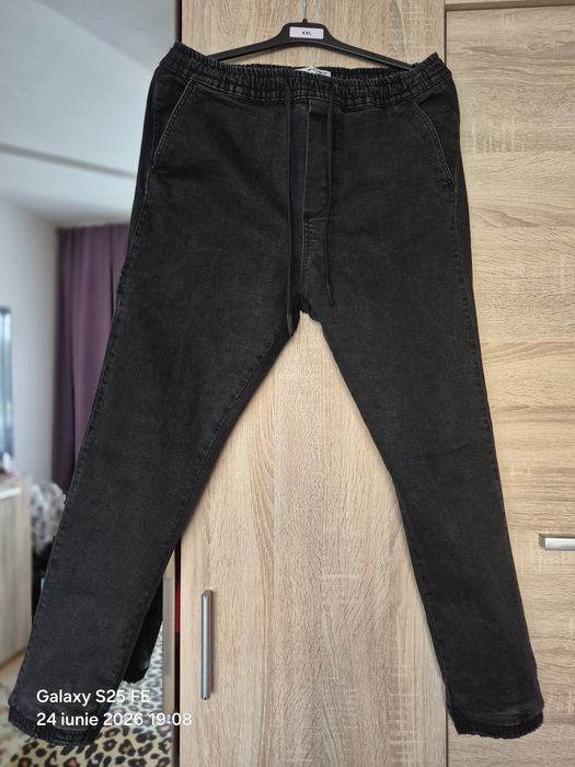 Pantaloni Blugi Joggery