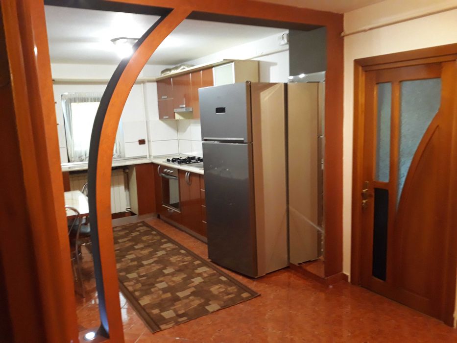 inchiriez apartament 2 camere
