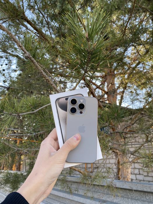 Продам срочно iPhone 15 Pro 256GB
